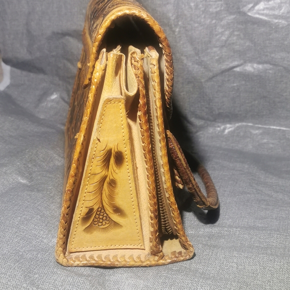Leather Embossed purse Brown Made in Mexico. Flawed - Picture 7 of 16